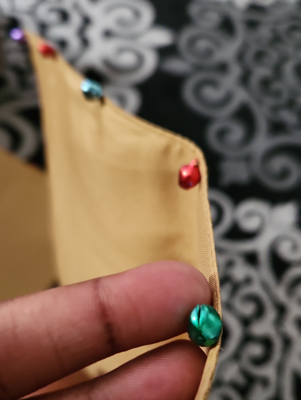 Pier 1 Imports 4 Pcs Jingle Bells Gold Square Holiday Placemats - Picture 3 of 3